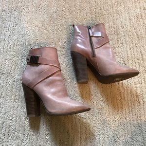 NINE WEST BOOTIES